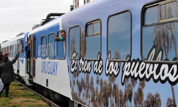 Todo un bluff: Fracasó el 1er. viaje del tren que une la Argentina con Uruguay