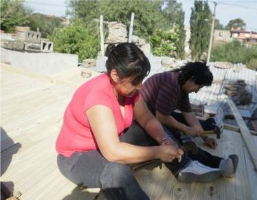 Integrantes del proyecto Unión de Mujeres en Acción finalizaron la primera reparación de una vivienda