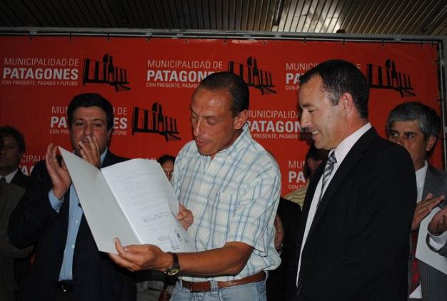 Mariotto y Arrieta entregaron 1 millón de pesos para Patagones