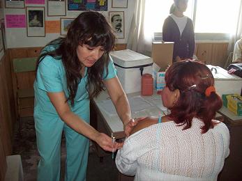 Vacunación en el Hospital Pedro Ecay y Centros de Atención Primaria de la Salud