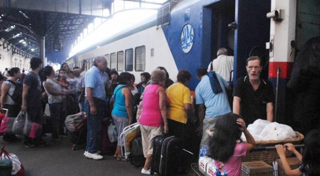 Suspendieron el tren a Mar del Plata que había demorado 9hs