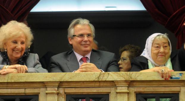 Es oficial: Baltasar Garzón cobra $ 72.000 para asesorar al Gobierno